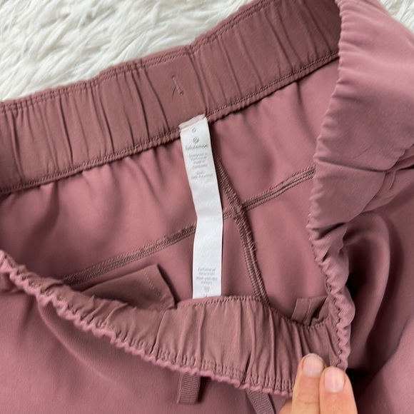Lululemon On the Fly Crop *Woven 23" Red Dust - Picture 4 of 6